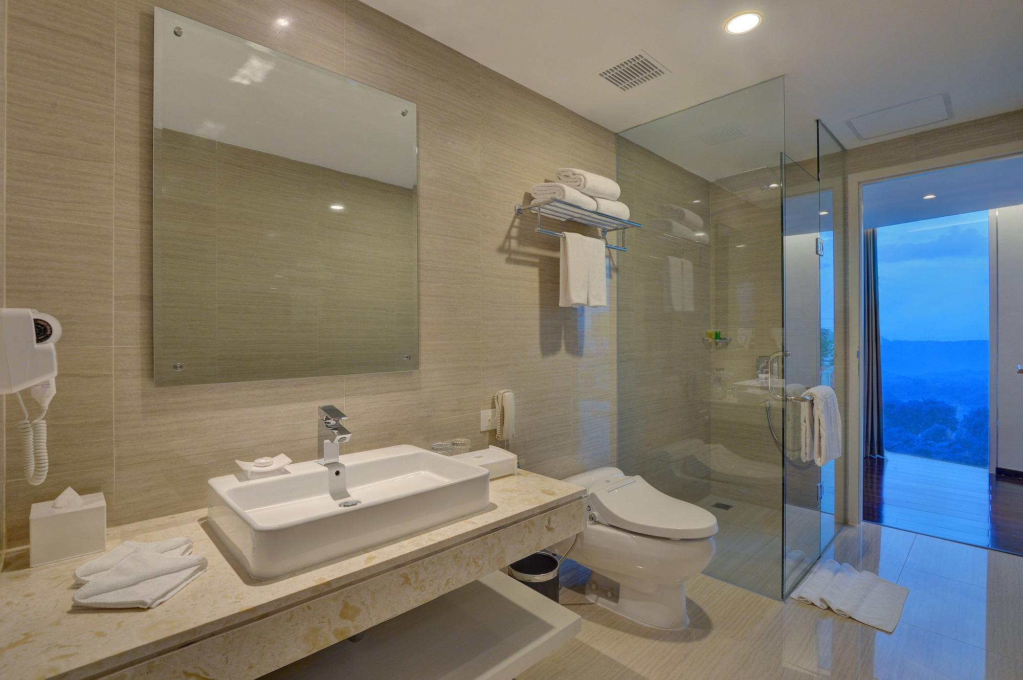 Platinum Adisucipto & Conference Center 4* Kalasan