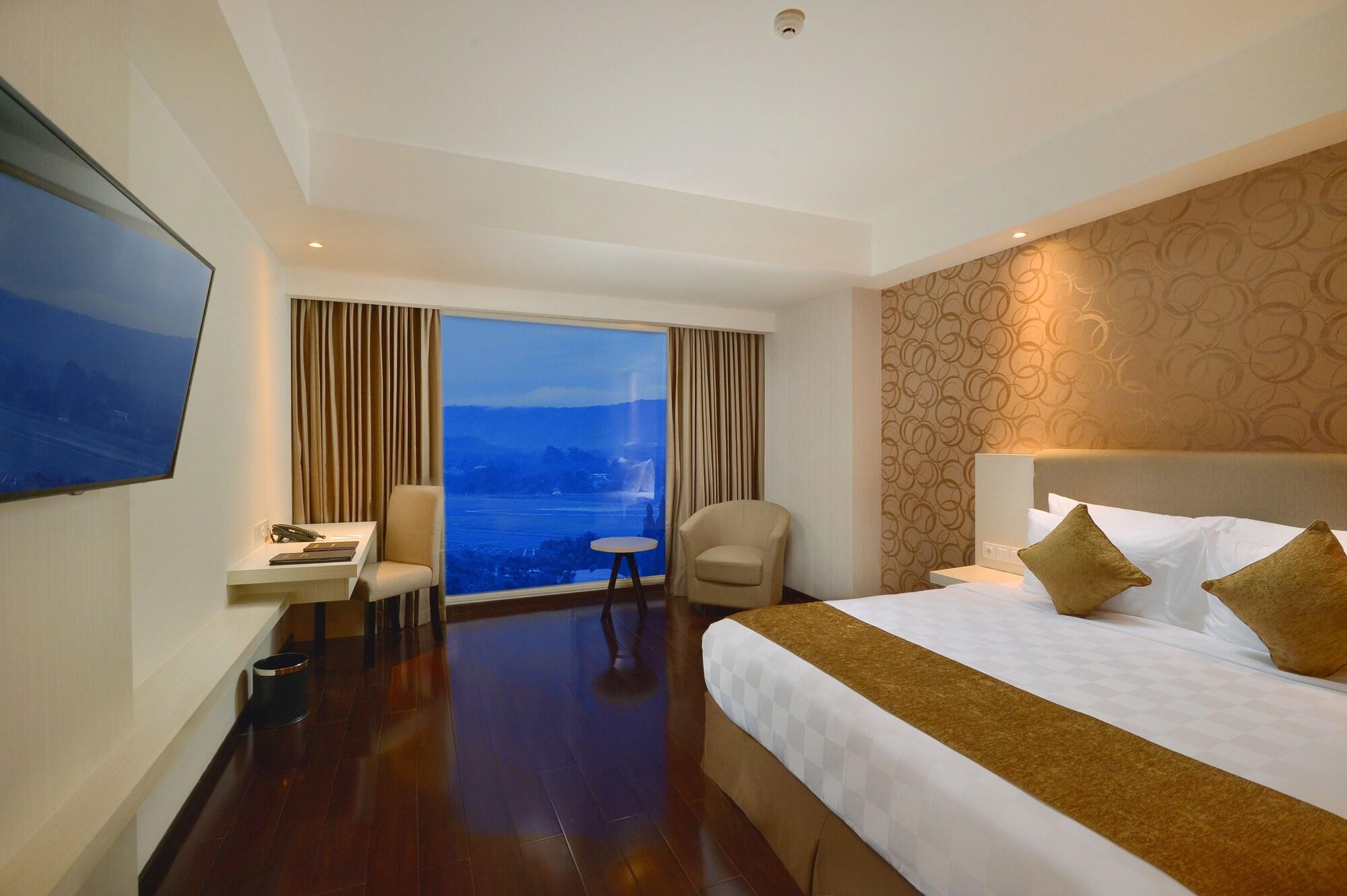 Platinum Adisucipto & Conference Center Kalasan