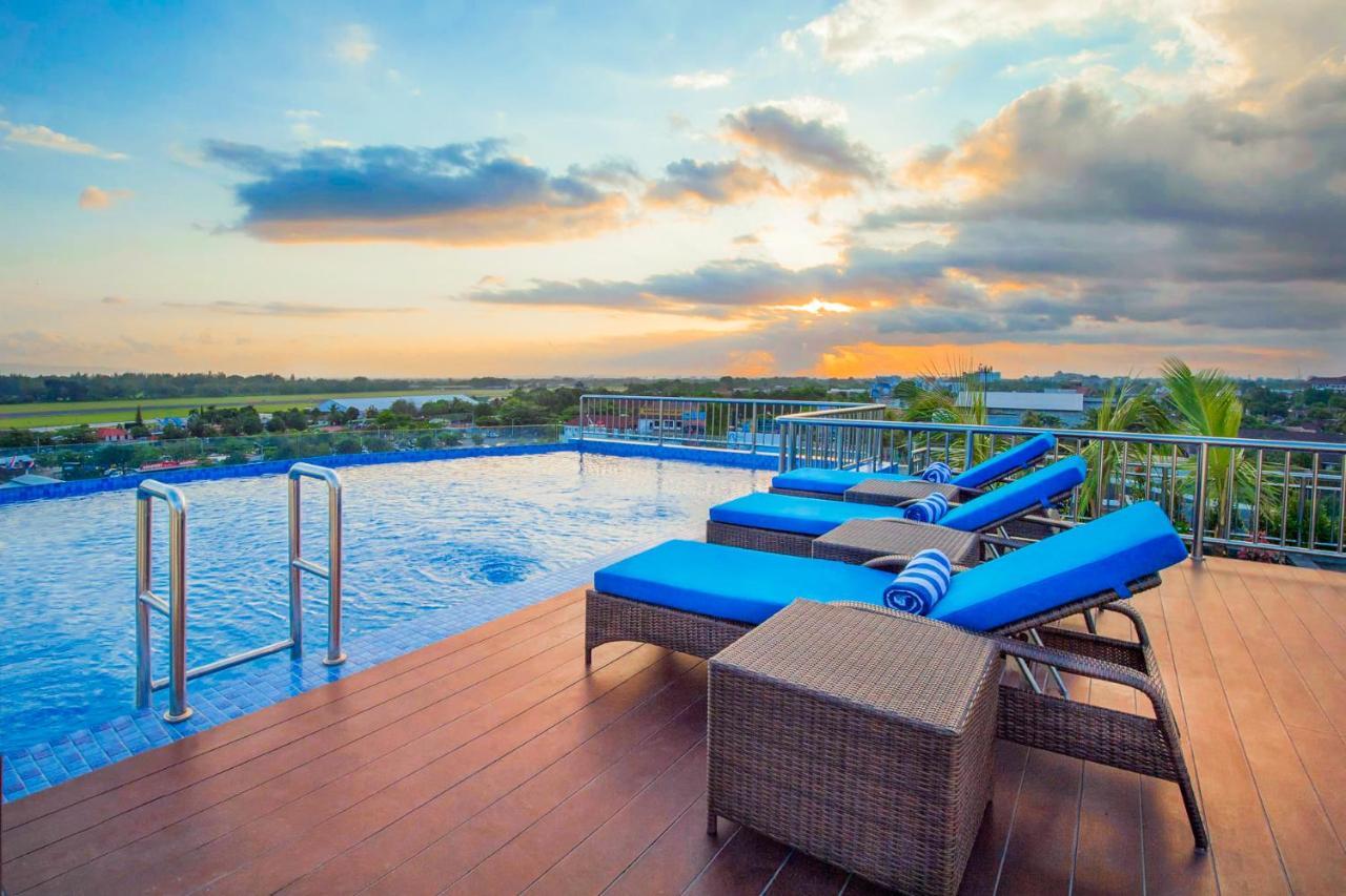 Platinum Adisucipto & Conference Center 4*