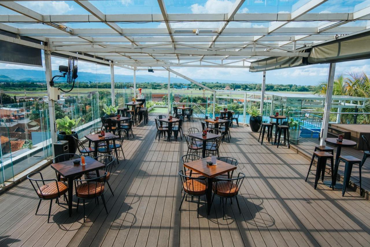 Hotel Platinum Adisucipto & Conference Center 4*